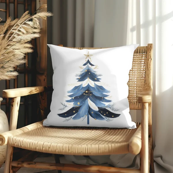 COUSSIN Sapin Bleu de Noël sur sa chaise au soleil