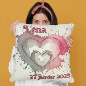Coussin Naissance Maman présente le coussin